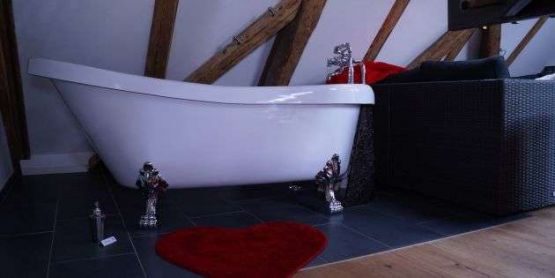 Dream holiday apartment bathtub